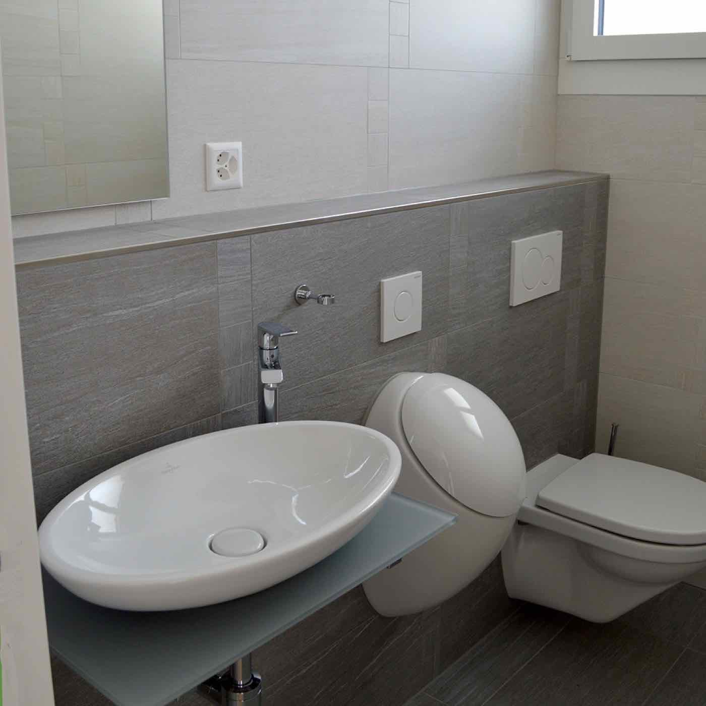 Gäste-WC mit Waschtisch